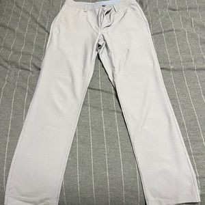 Vineyard Vines Men’s Gray Dress pants. Size 30, 32.